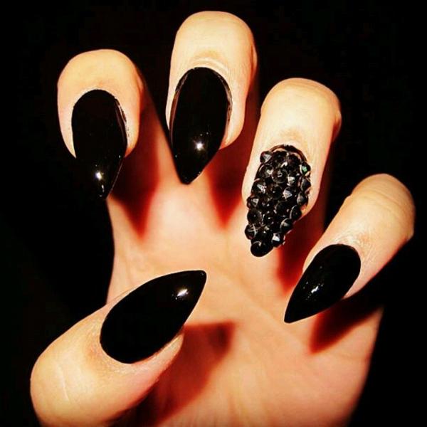 45+ Fearless Stiletto Nails