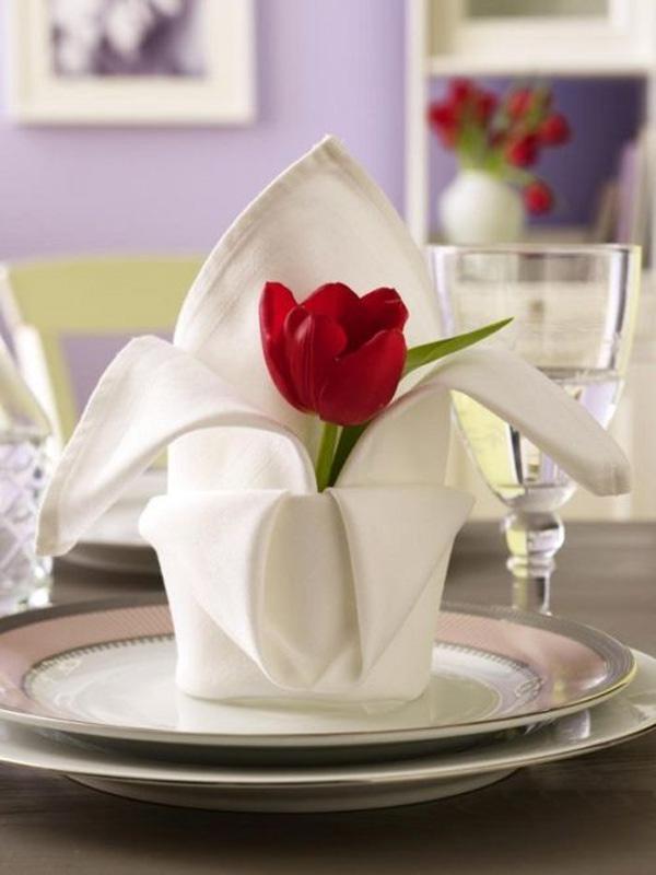 35 Beautiful Examples of Napkin Folding