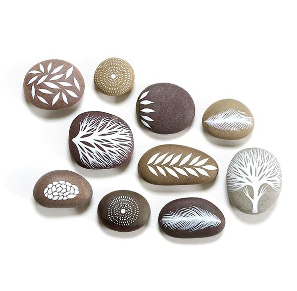 35 DIY Ideas of Painted Rocks