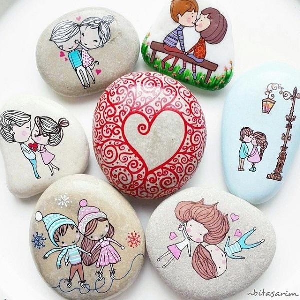 35 DIY Ideas of Painted Rocks