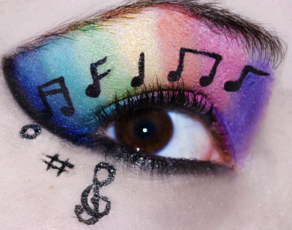 Amazing Eye Makeup by Katie Alves