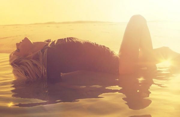 Amazing Fashion Photography by Petra van Raaij
