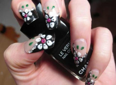 50 Flower Nail Art Designs
