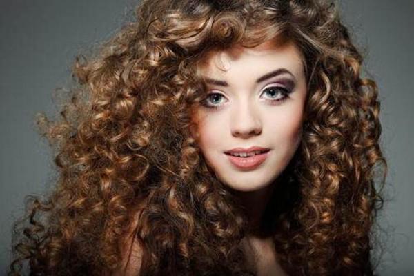 40 Cute Curly Hairstyles