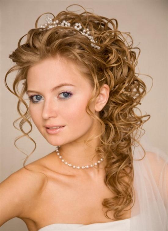 40 Cute Curly Hairstyles