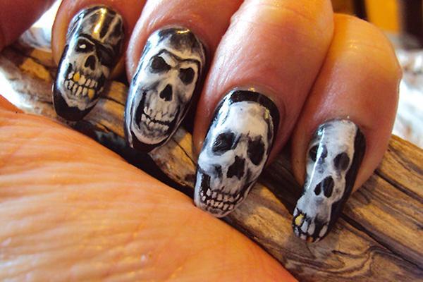 50 Cool Halloween Nail Art Ideas