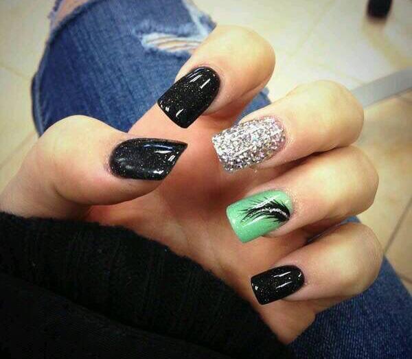 40+ Examples of Feather Nail Art