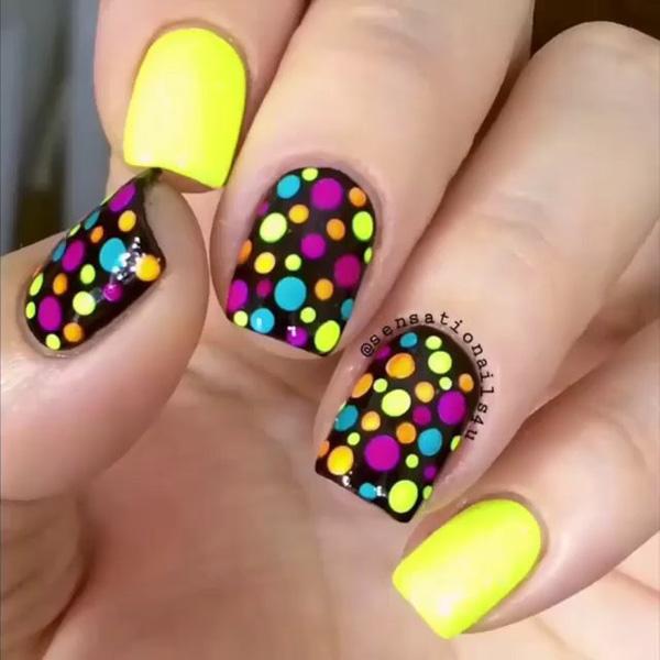 30+ Adorable Polka Dots Nail Designs