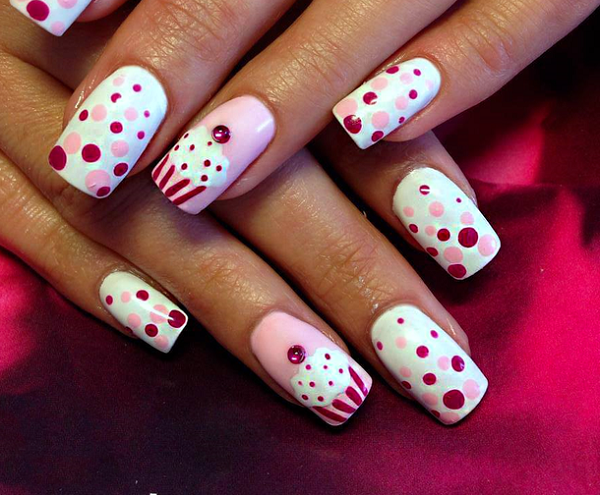 30+ Adorable Polka Dots Nail Designs