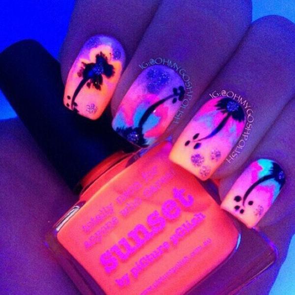 30+ Eye-catching glow nail art designs