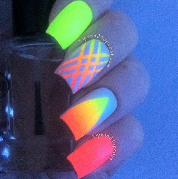 30+ Eye-catching glow nail art designs