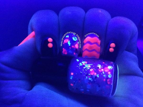 30+ Eye-catching glow nail art designs