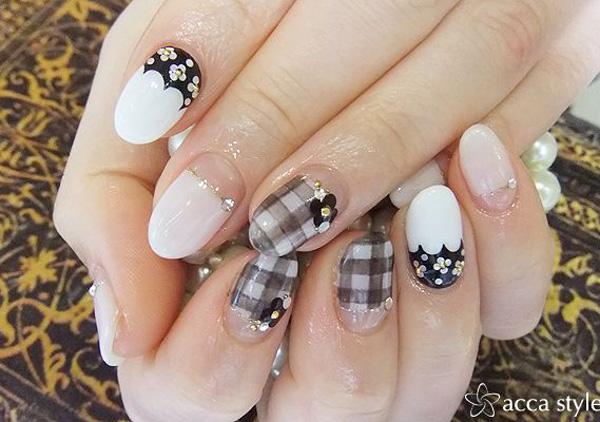 35 Gingham and Plaid Nail Art Designs