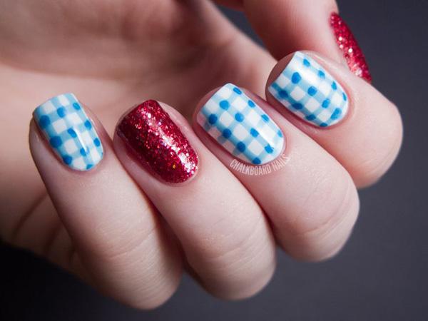 35 Gingham and Plaid Nail Art Designs