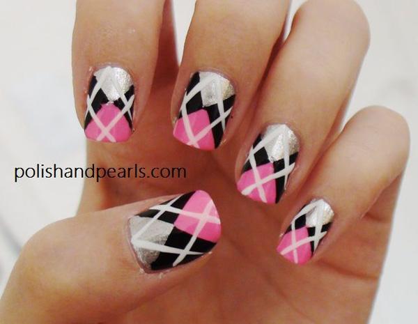35 Gingham and Plaid Nail Art Designs
