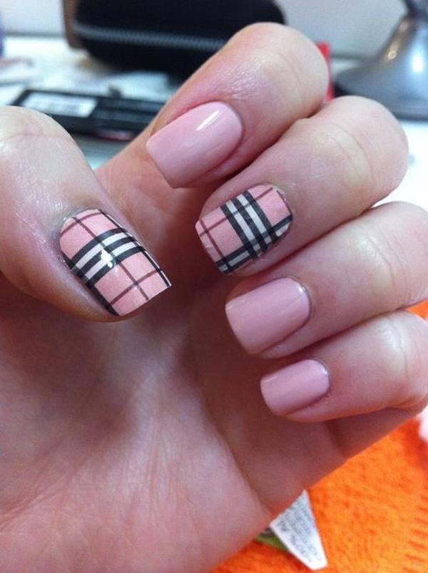 35 Gingham and Plaid Nail Art Designs