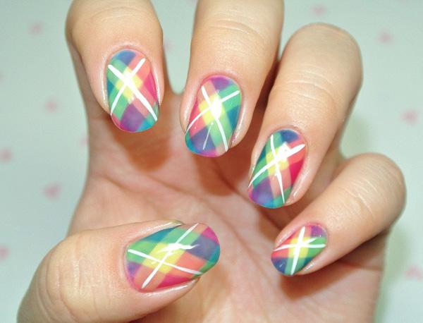 35 Gingham and Plaid Nail Art Designs