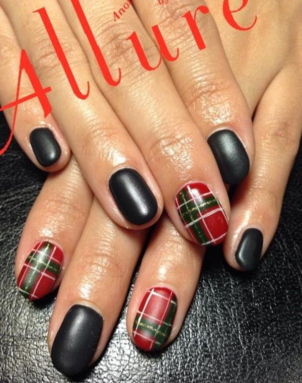 35 Gingham and Plaid Nail Art Designs