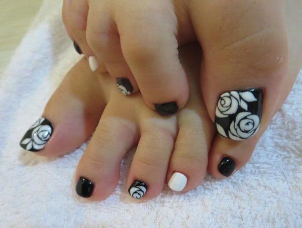 50 Pretty Toenail Art Designs