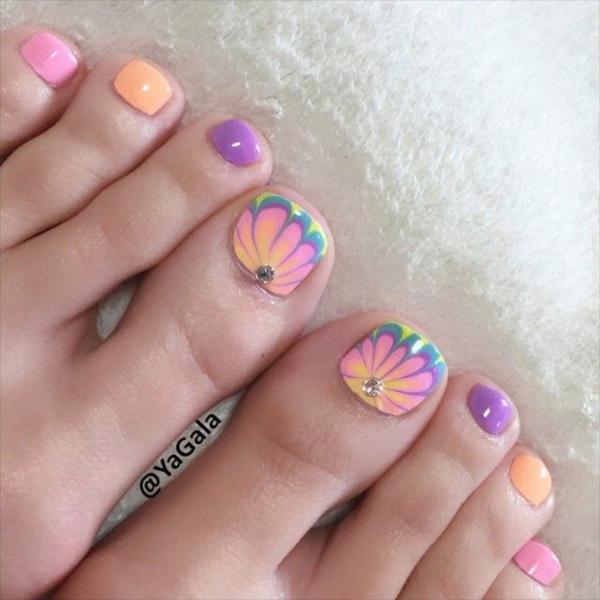 50 Pretty Toenail Art Designs