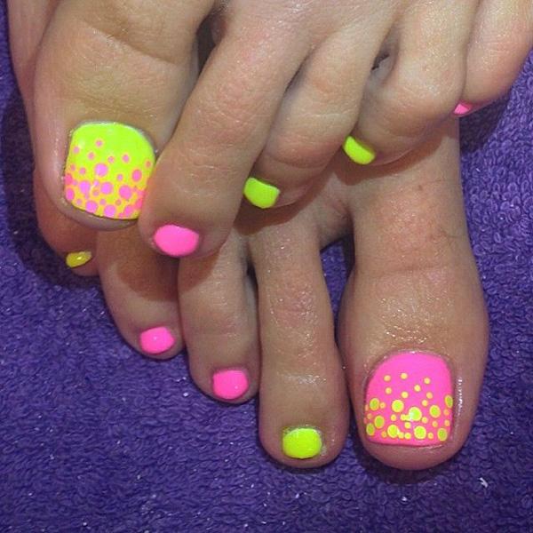 50 Pretty Toenail Art Designs