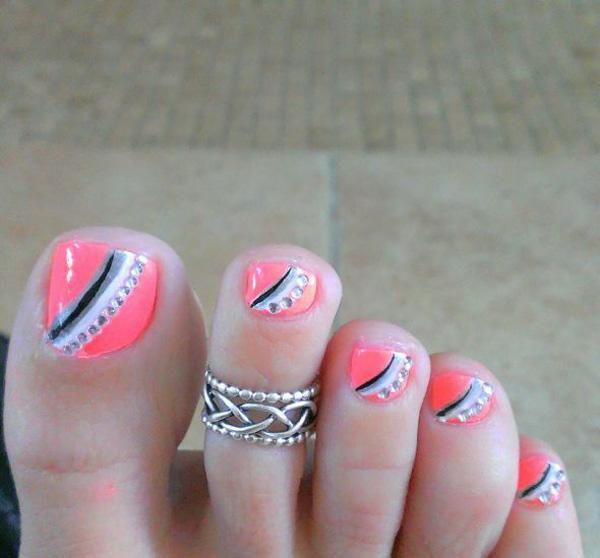 50 Pretty Toenail Art Designs