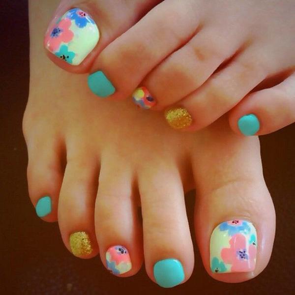 50 Pretty Toenail Art Designs