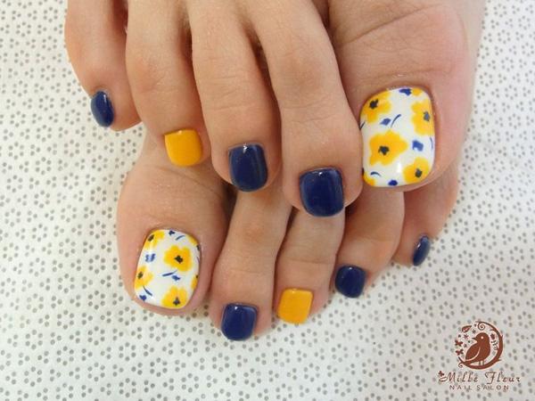 50 Pretty Toenail Art Designs