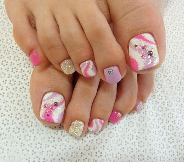 50 Pretty Toenail Art Designs