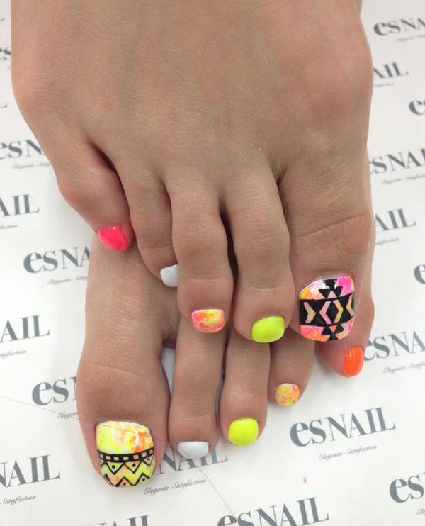 50 Pretty Toenail Art Designs