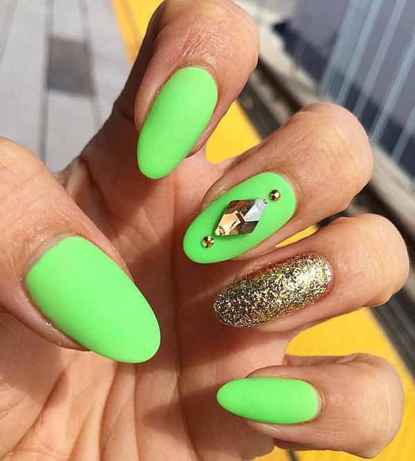 50 Oval Nail Art Ideas