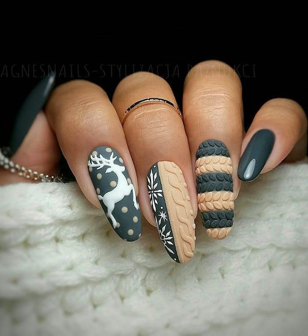 60 Joyful Christmas Nails Ideas