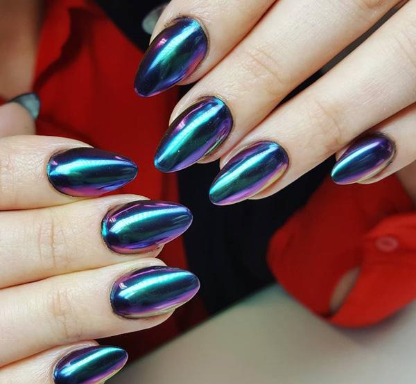 55+ Creative and Chic Chrome Nail Art Ideas