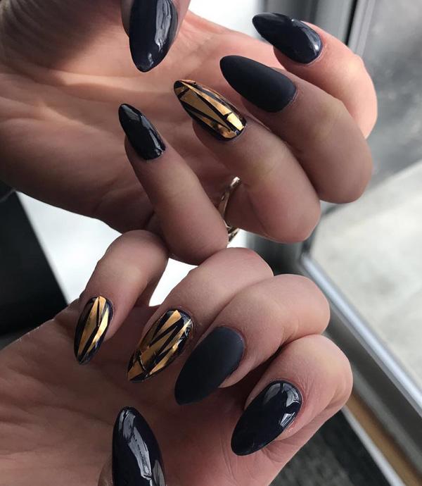 55+ Creative and Chic Chrome Nail Art Ideas