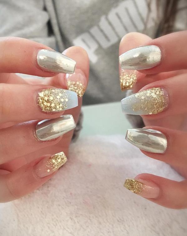 55+ Creative and Chic Chrome Nail Art Ideas