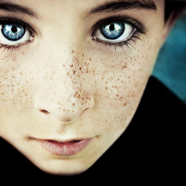 Eye-catching Portraits by Caitlin Worthington
