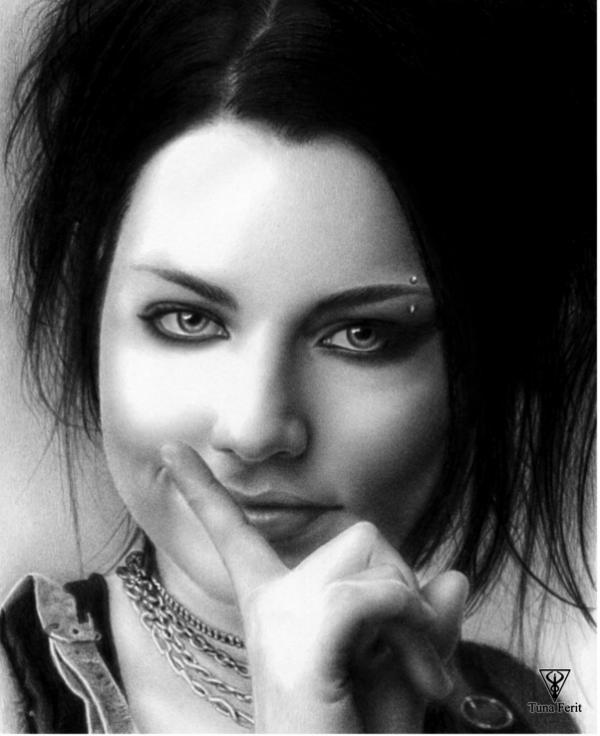 Pencil Drawings by Tuna Ferit Hidayetoğlu