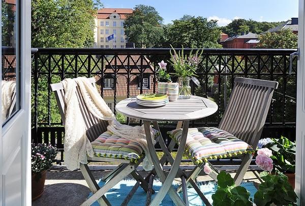 A Vivid Scandinavian Apartment