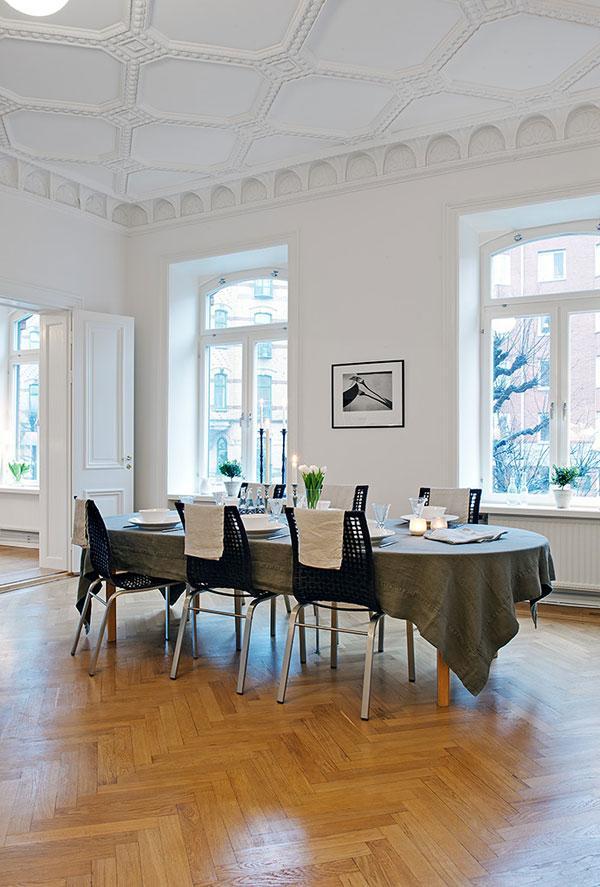 A Spacious Scandinavian Apartment