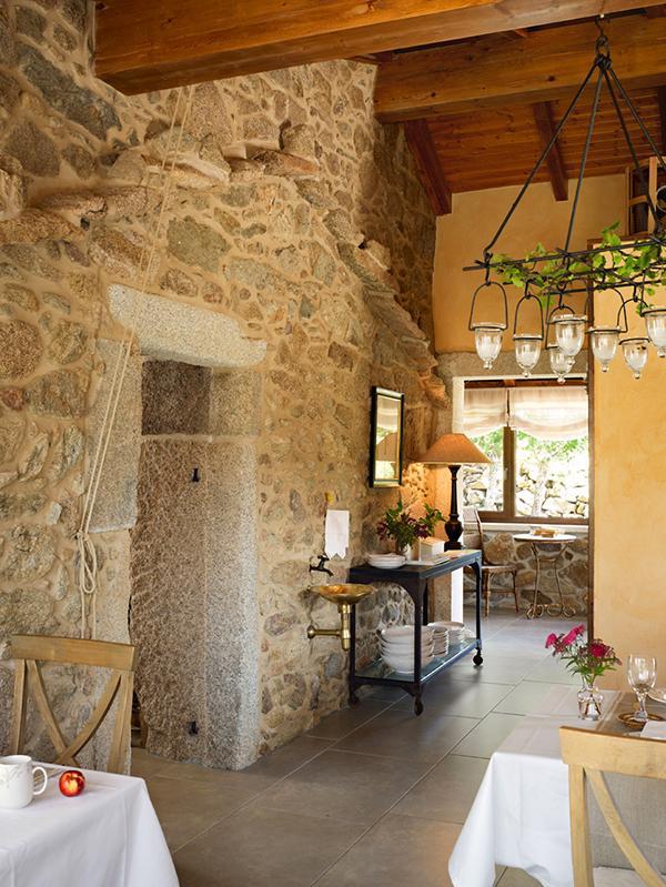Inspiring Rustic Hotel Lugar do Cotariño