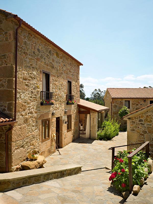 Inspiring Rustic Hotel Lugar do Cotariño