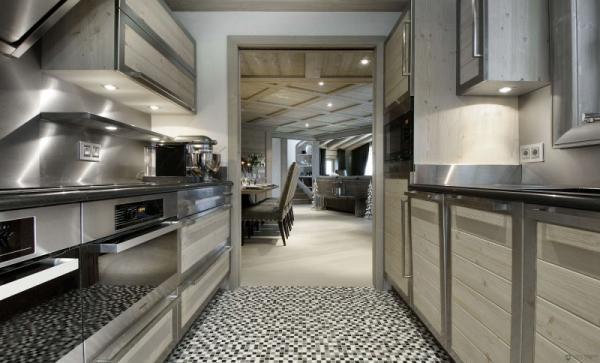 Chalet Black Pearl