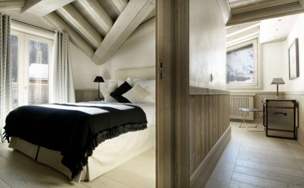 Chalet Black Pearl