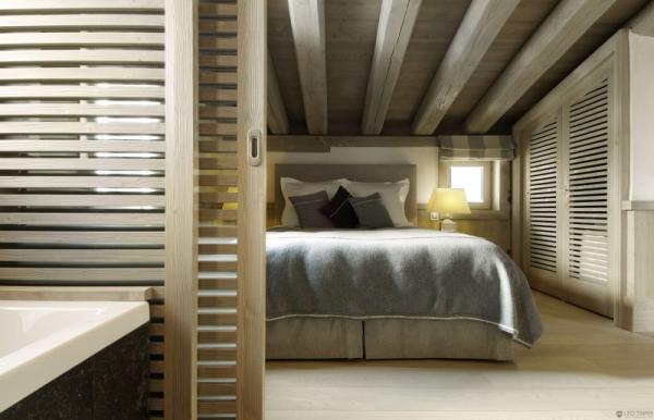 Chalet Black Pearl