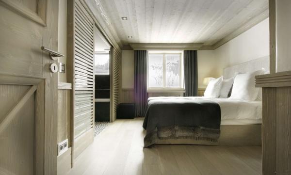 Chalet Black Pearl