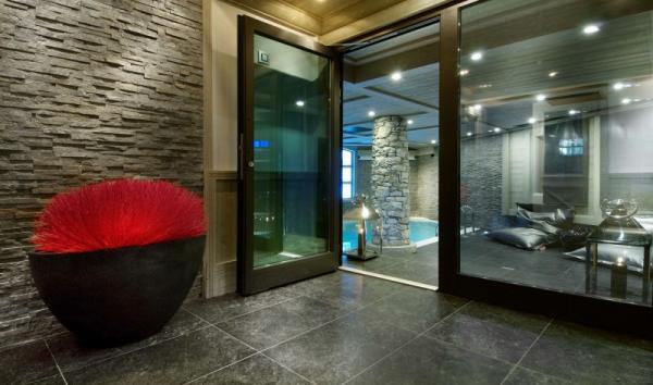 Chalet Black Pearl