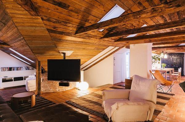 7-Room Stockholm Duplex with Cozy Interior Designs