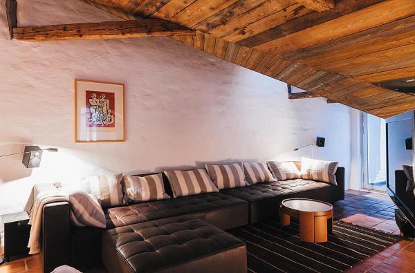 7-Room Stockholm Duplex with Cozy Interior Designs