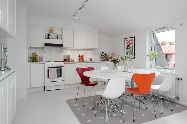 Exceptional Attic Duplex for an Idyllic Lifestyle