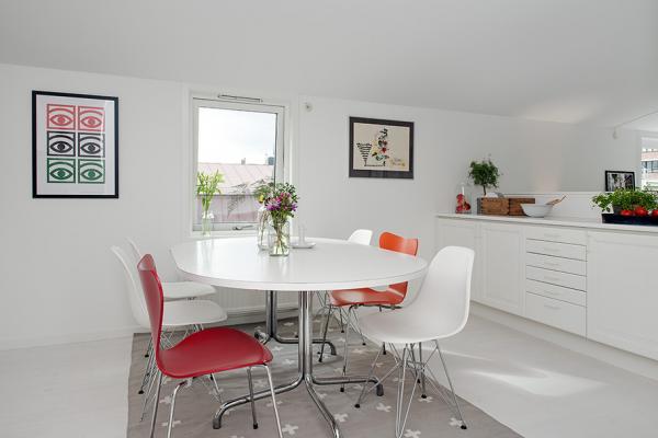 Exceptional Attic Duplex for an Idyllic Lifestyle
